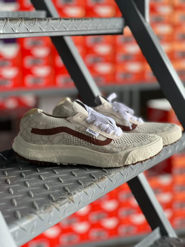 VANS VR3 NEO KNITE OFF – LUXO